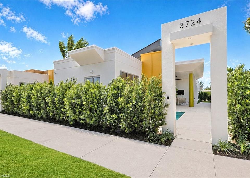 1st image of 3724 Grove CIR
