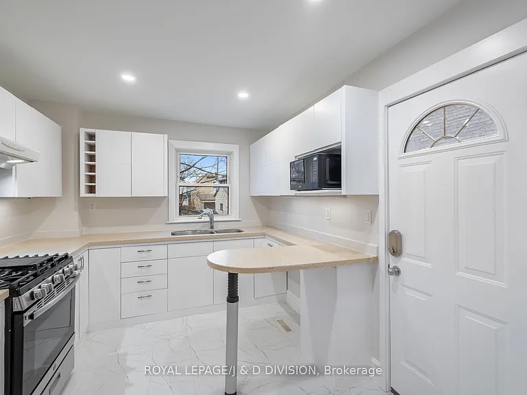 1132A Dovercourt Rd — Photo 11