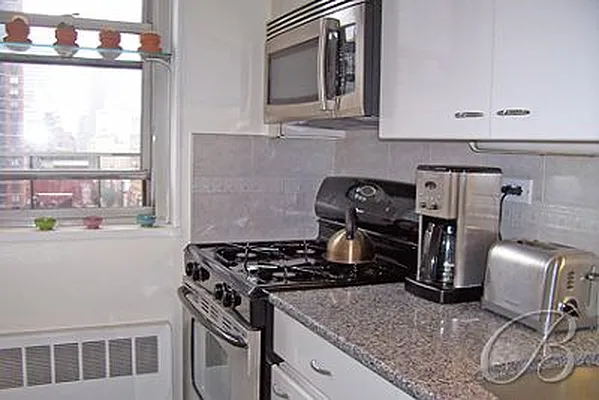 Rented by Bellmarc Realty | media 10