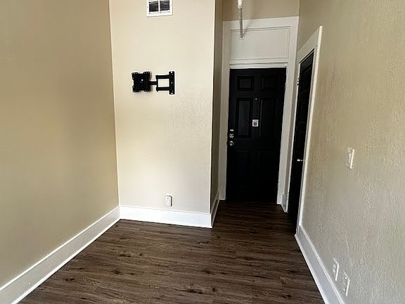 5th image of 424 2nd St N #5