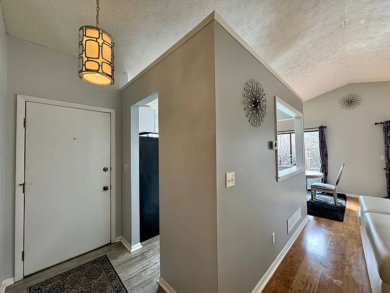 9526 Colegate Way — Photo 5
