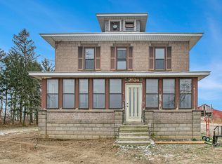 2524 W Elm Valley Rd, Galien, MI 49113