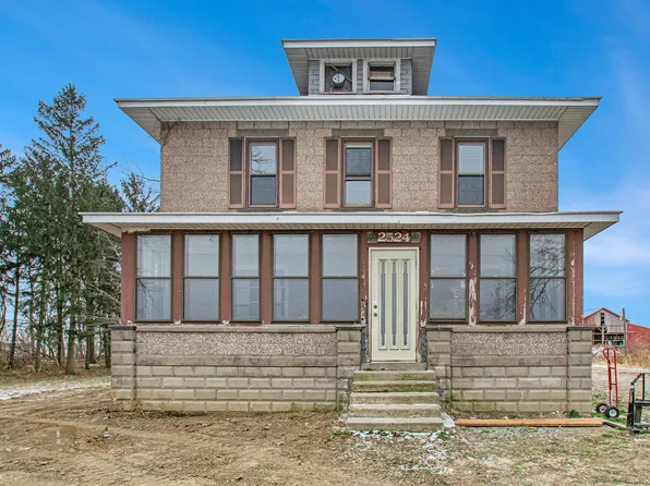 2524 W Elm Valley Rd, Galien, MI 49113