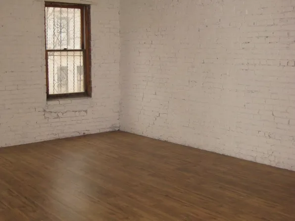 4424 Third Avenue image 10 of 33