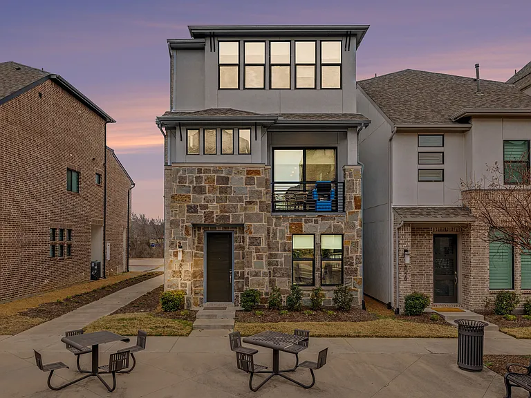 8033 Cornelius Dr — Photo 22