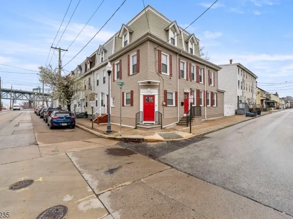 218 N King St, Gloucester City, NJ 08030