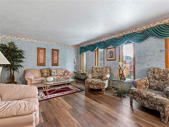 3rd image of 4874 Leona Dr