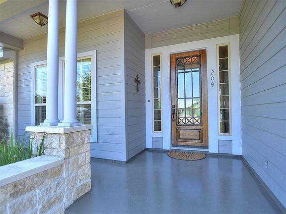 4th image of 209 Enclave Dr