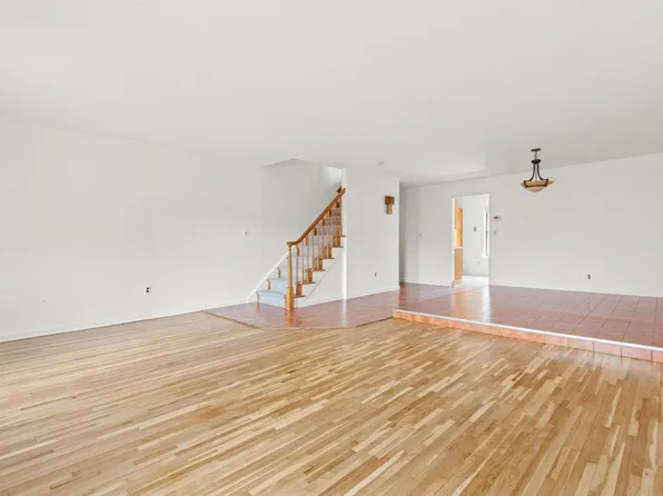 3651 Meadow Lane image 13 of 31