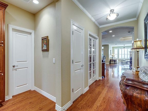 4th image of 403 Pebble Beach Dr