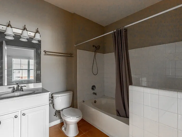 4102 Regency Ct — Photo 24