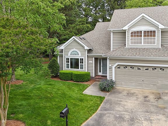 3rd image of 110 Saratoga Pl