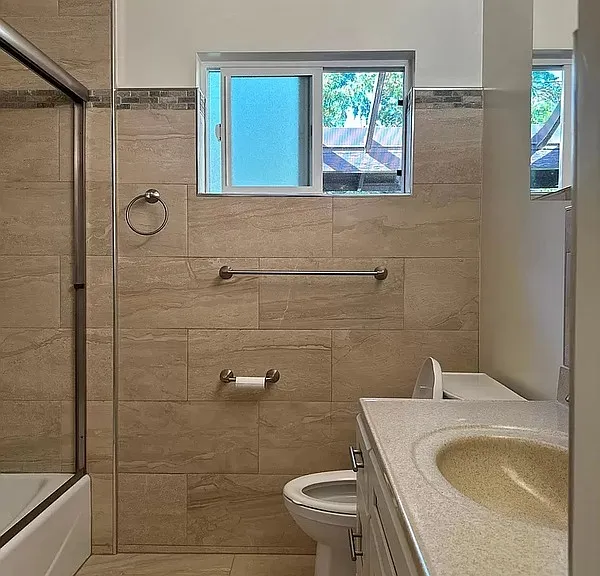 214 Waverley St #5 — Photo 2