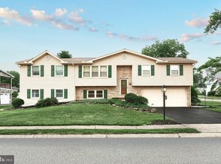 406 Spring Forge Dr, Spring Grove, PA 17362