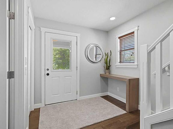 4th image of 87 W Couture Cres SW