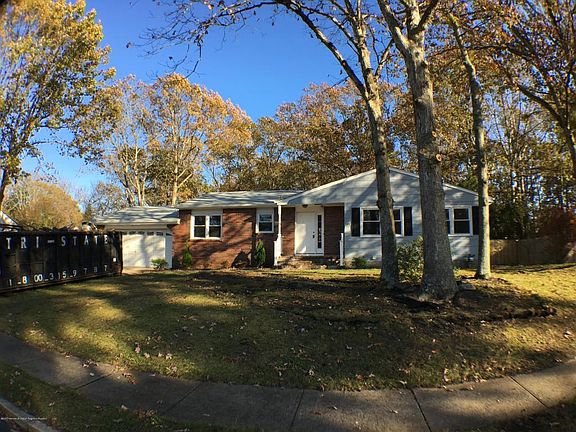2nd image of 504 Oak Hill Ct