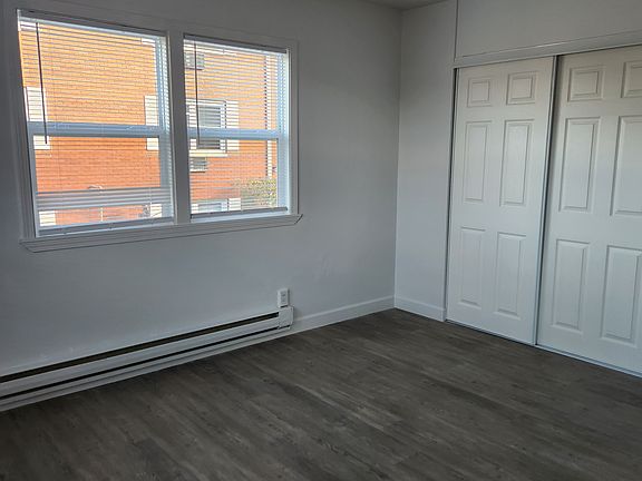 5th image of 4133 Laramie Ln #1