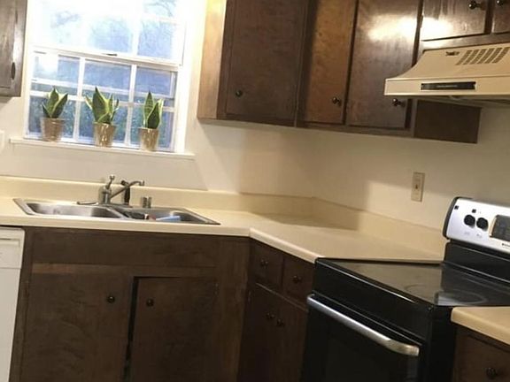 4th image of 211 Marinawoods Dr SE Unit 1