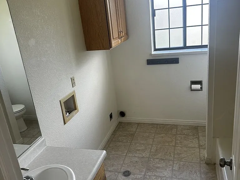 833 W 800 N — Photo 5