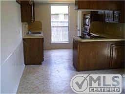 3rd image of 604 Woodhill Cir
