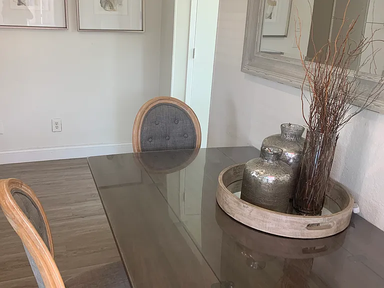 9946 Camfield Ave — Photo 6
