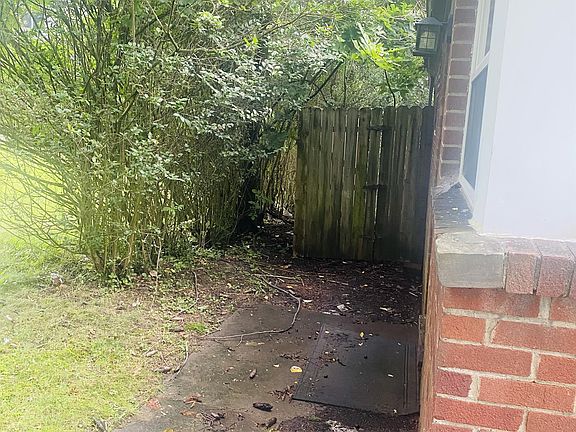 3rd image of 3019 Blackridge Ave