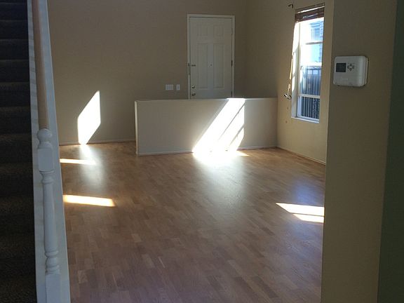 Entry room dinning room