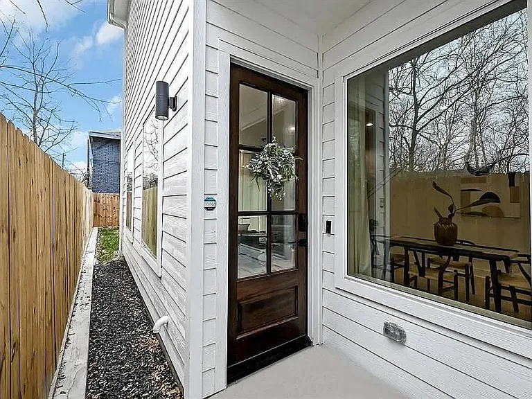 6814 Burkett St — Photo 8