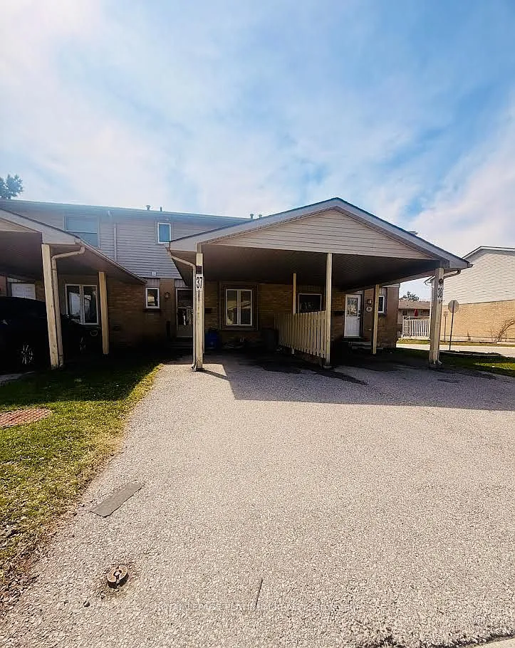55 Ashley Cres #37 photo 1