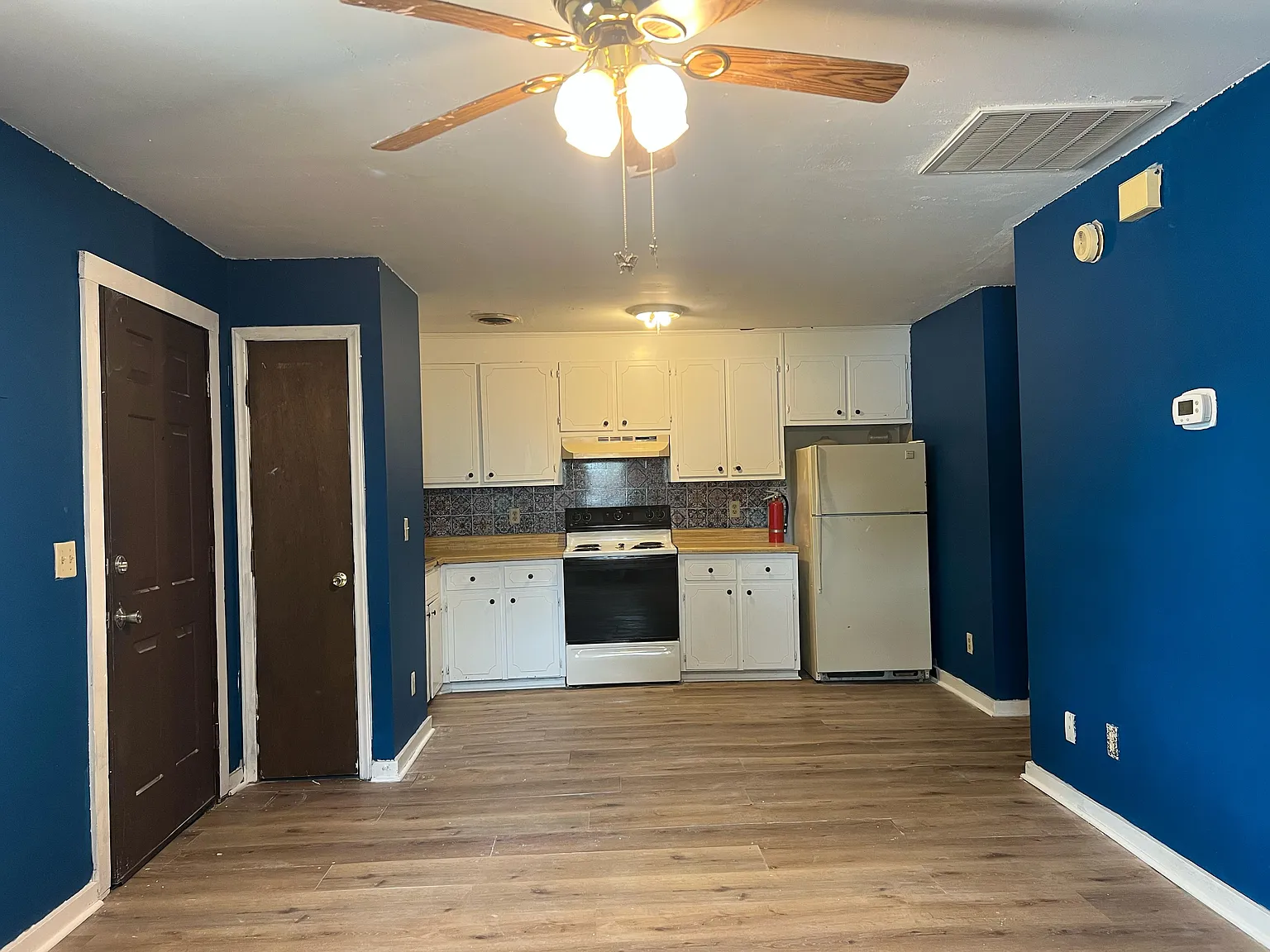 1 bed, 950 sqft, $1,100 — Photo 2