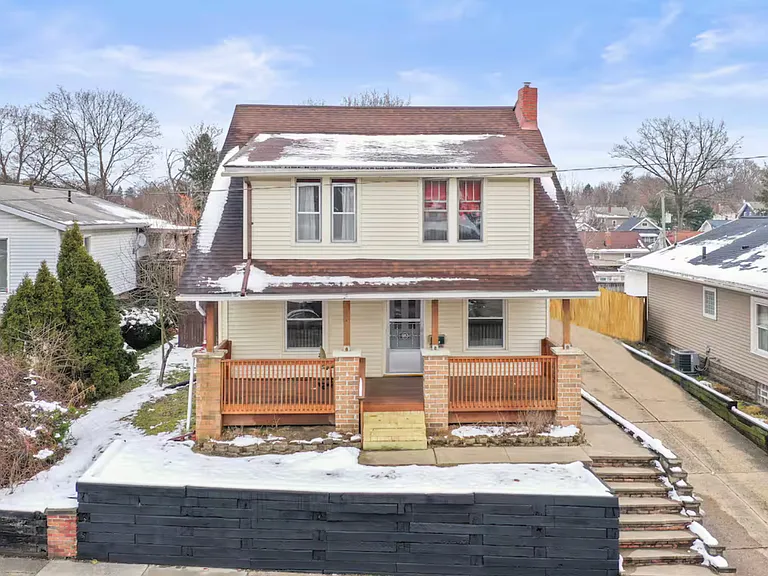 1053 N Main St — Photo 6