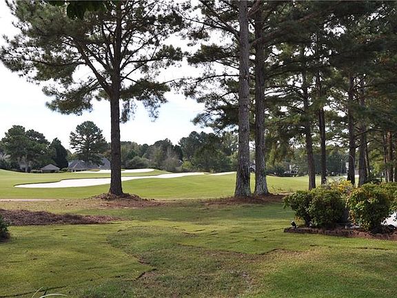 3rd image of 1054 Pinehurst Dr