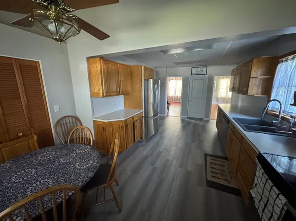 4619 Main St, Whitehall, PA 18052