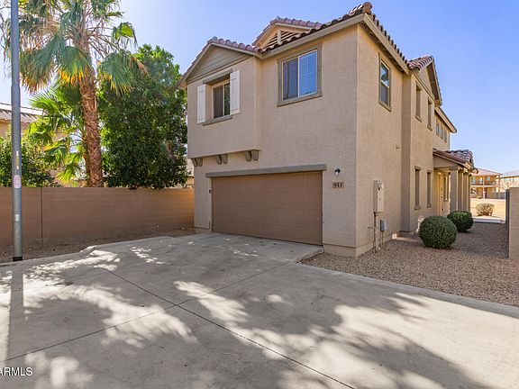 2nd image of 911 E AGUA FRIA Lane