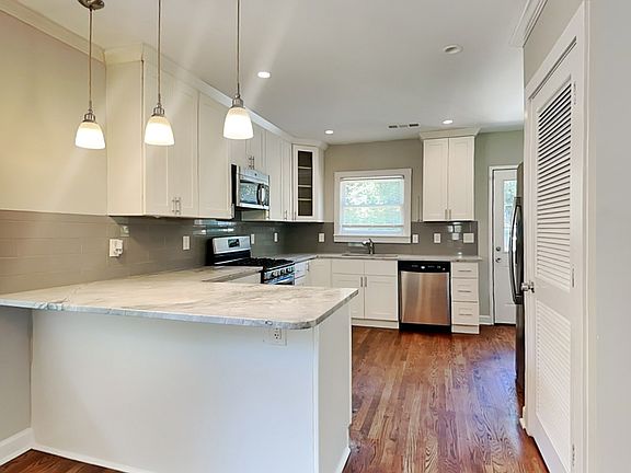 3rd image of 967 Lindbergh Dr NE
