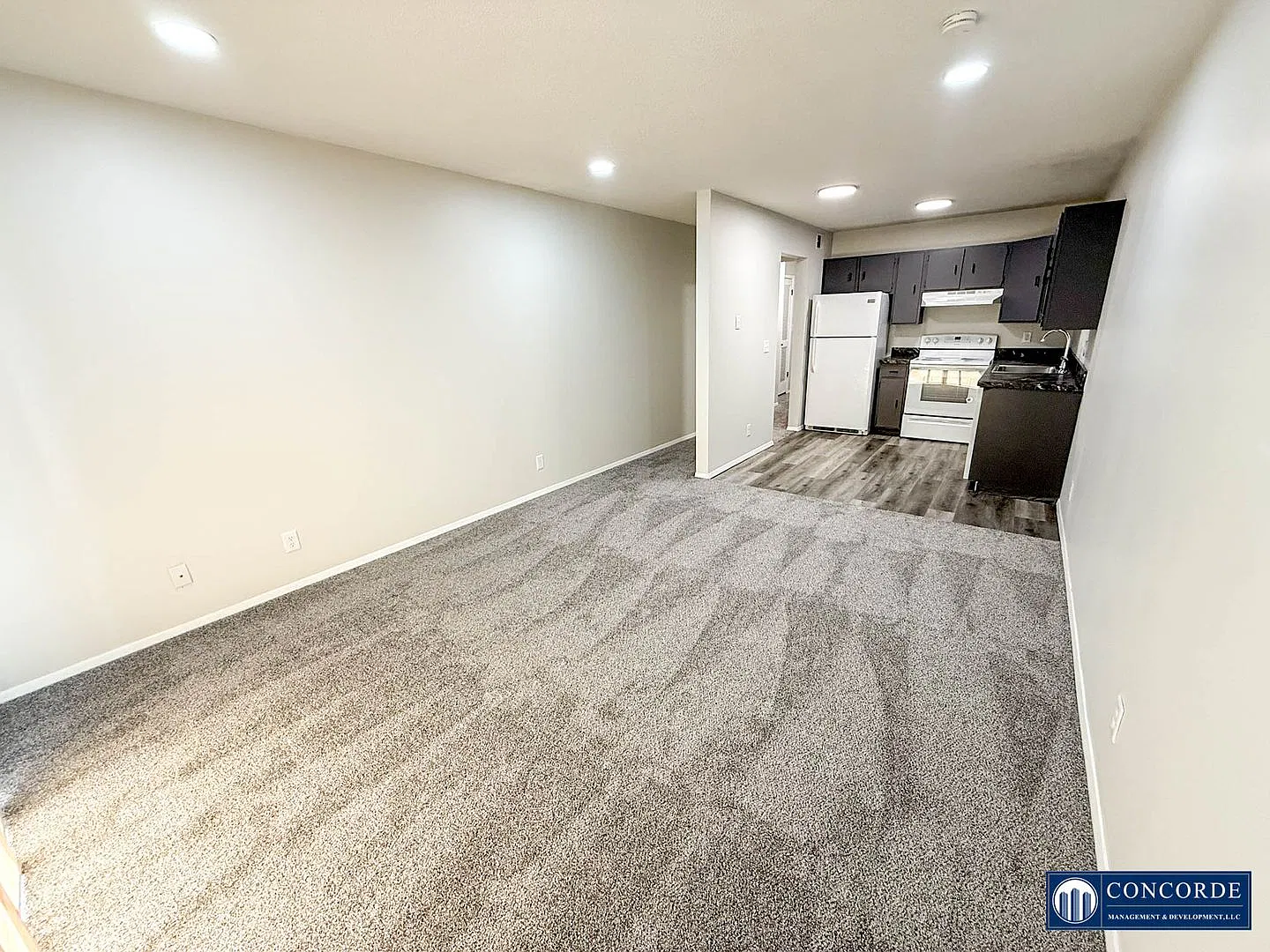 Updated Apartment close to Downtown — Photo 2