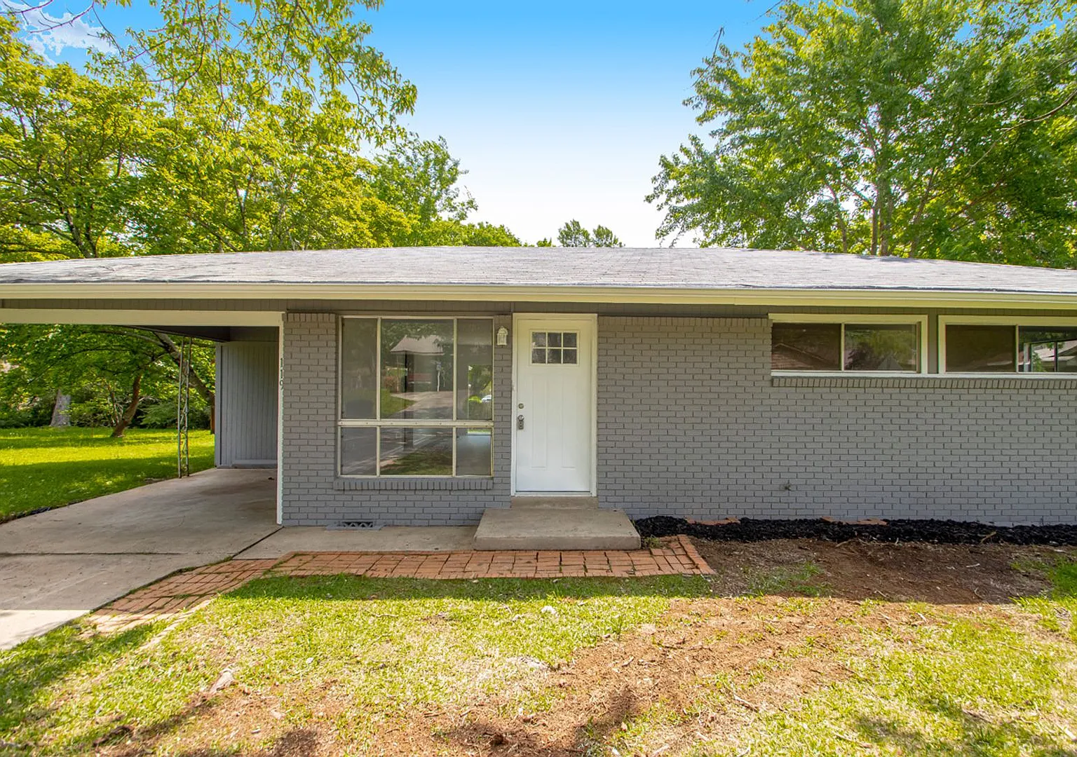 Beautifully Renovated 3-Bedroom Home in West Little Rock — Photo 2