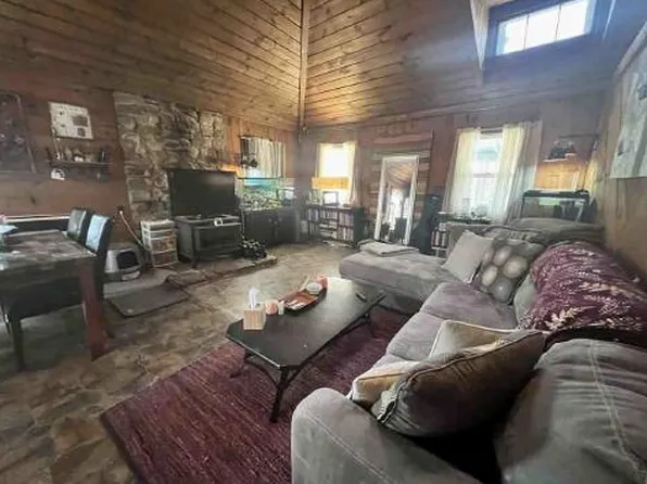 42 Scribner Rd, Raymond, NH 03077