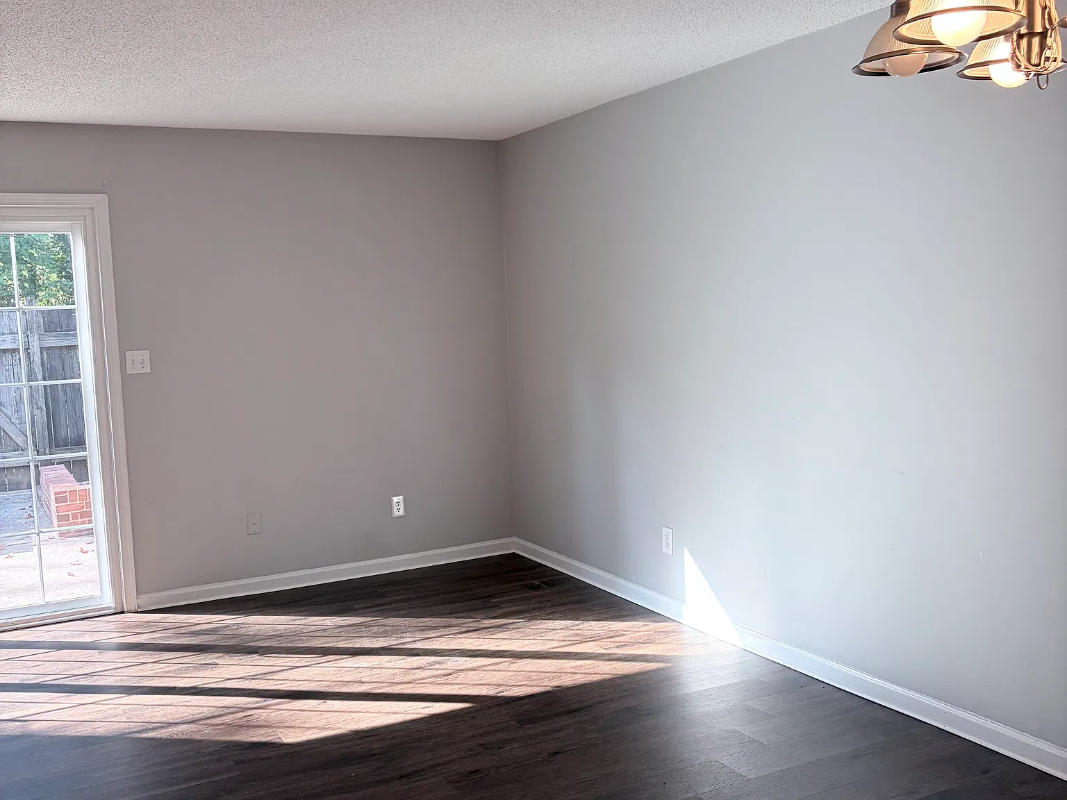 121 Charlestowne Cir — Photo 4