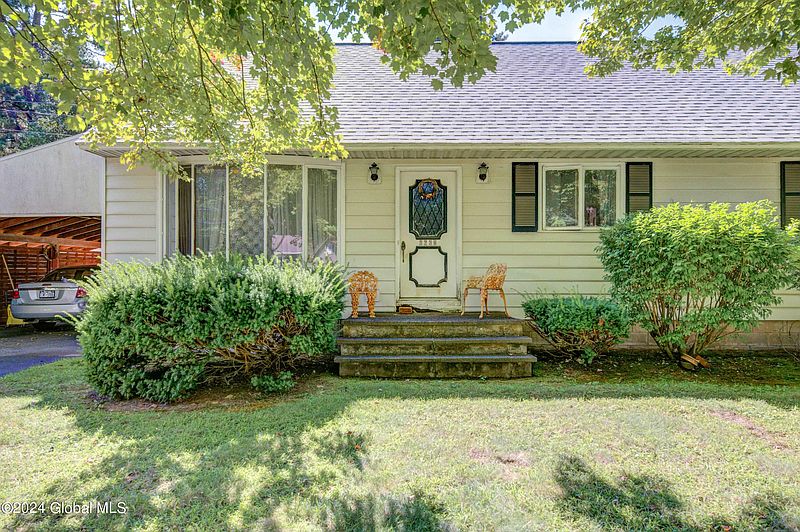 2nd image of 3236 E Lydius Street