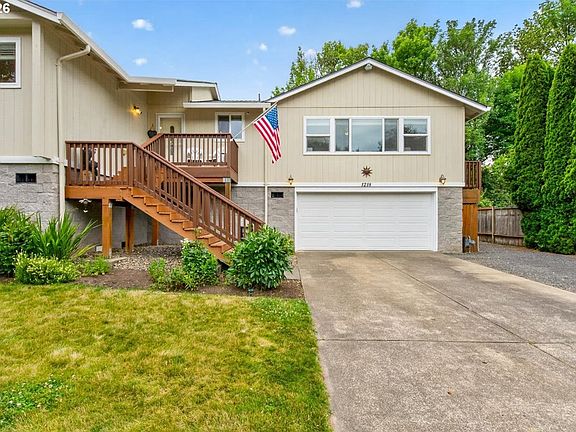 3rd image of 1218 Heather Ln
