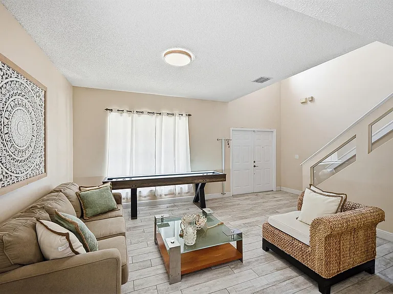 15073 Oak Chase Ct — Photo 3