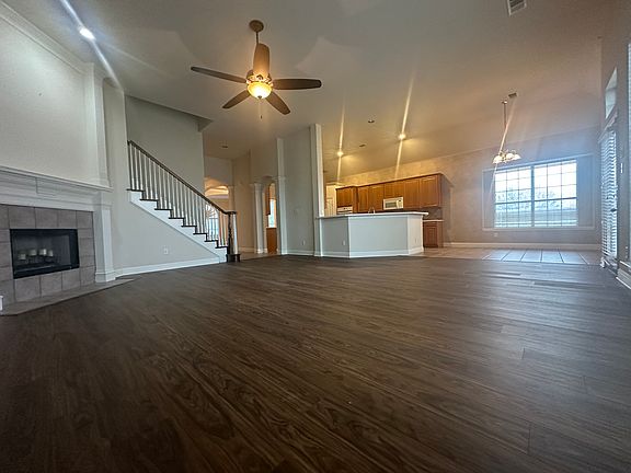 5th image of 740 Bonnie Ct