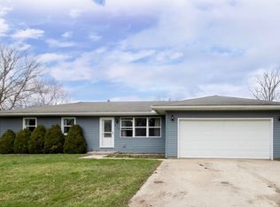 512 W Columbia St, Danvers, IL 61732