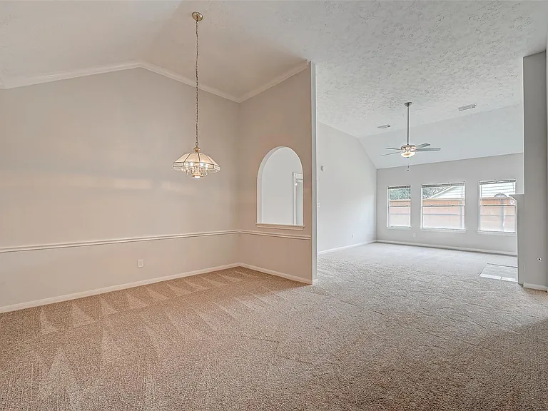 4126 Surreydon Dr — Photo 5