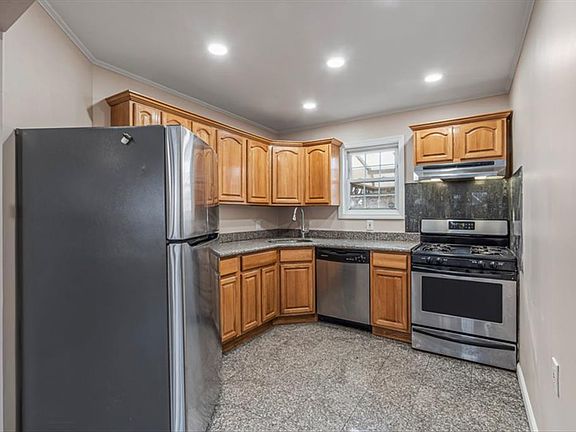 3rd image of 92-26 Winchester Blvd #1