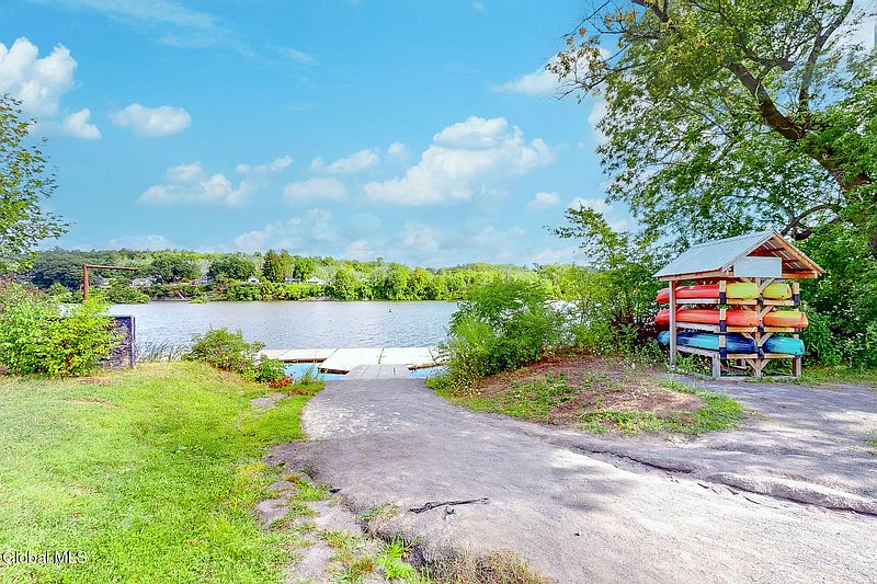 4th image of 2845 Aqueduct Road