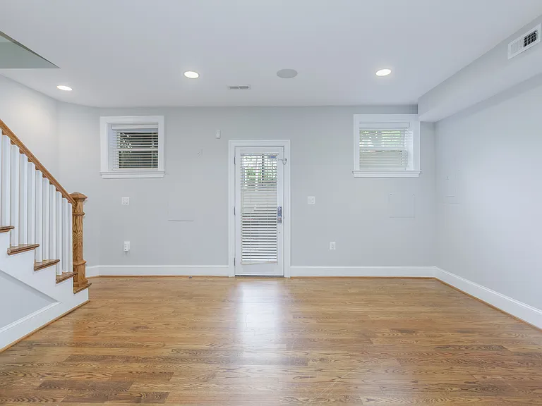1022 Independence Ave SE — Photo 36
