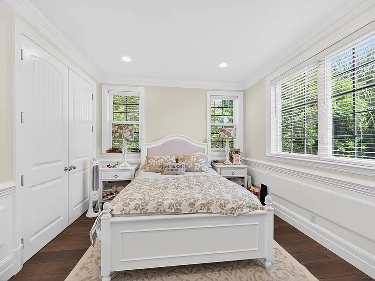 4533 Farmdale Ave — Photo 47