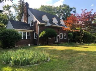 204 Knickerbocker Rd, Closter, NJ 07624